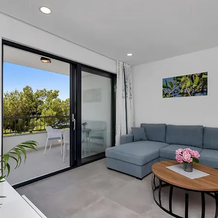 Central Beach Apartments *