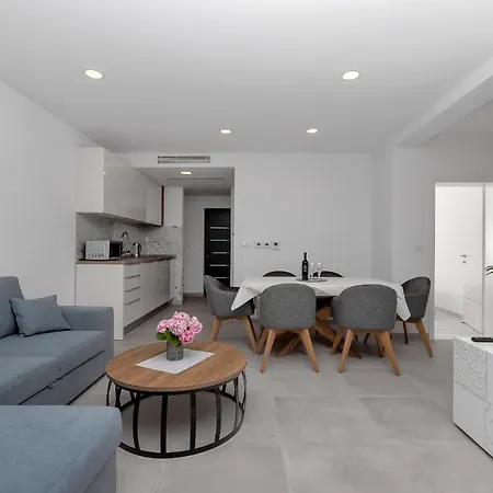 Central Beach Apartments Apartman Tučepi