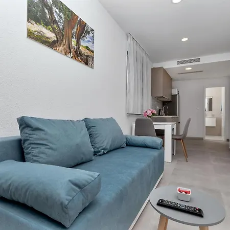 Central Beach Apartments Apartman *