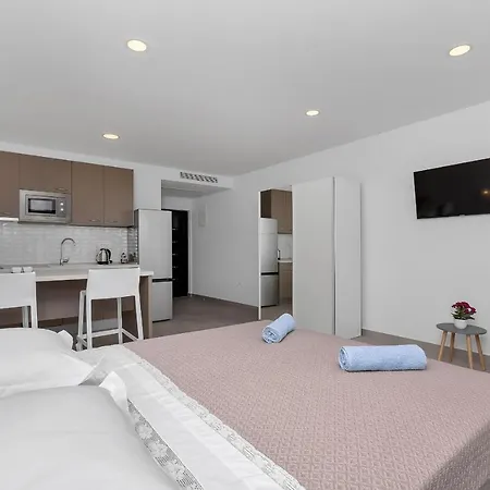 Central Beach Apartments