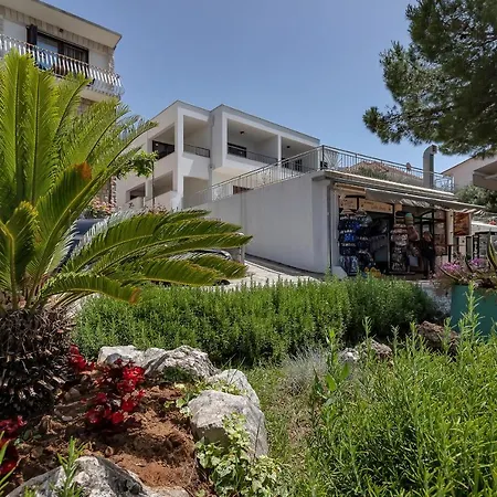 Central Beach Apartments Apartman *