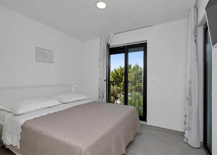 Central Beach Apartments *