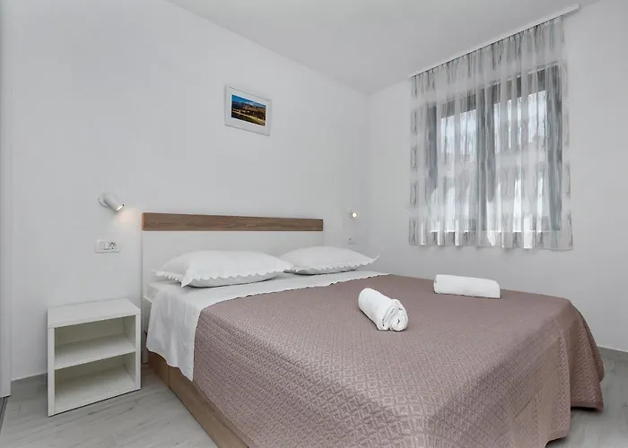 Central Beach Apartments *