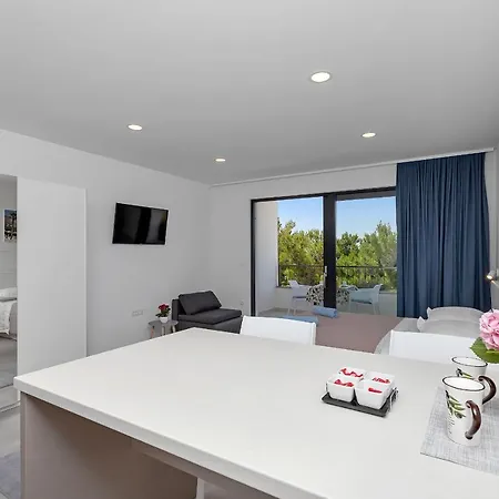 Central Beach Apartments