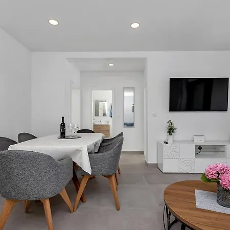 Central Beach Apartments Apartman *