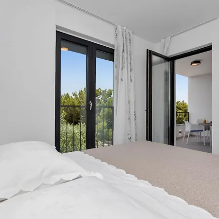 Central Beach Apartments Apartman Tucepi