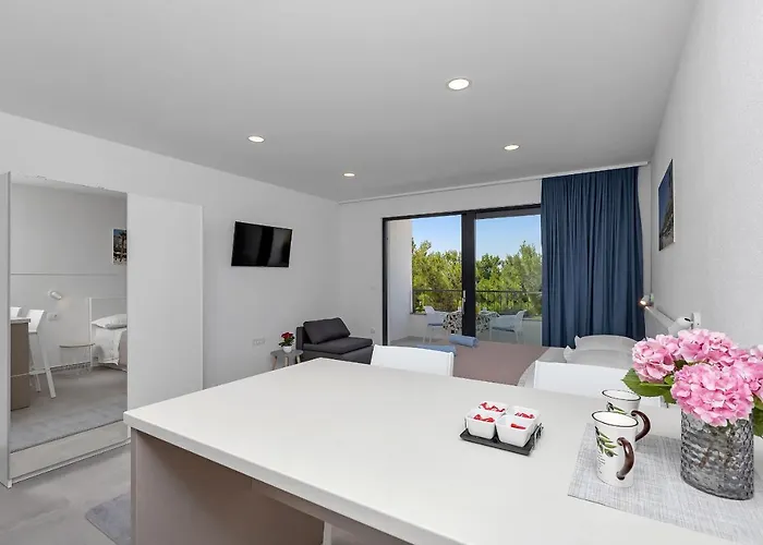 Central Beach Apartments